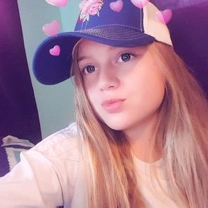 Meet your Posher, Raegan